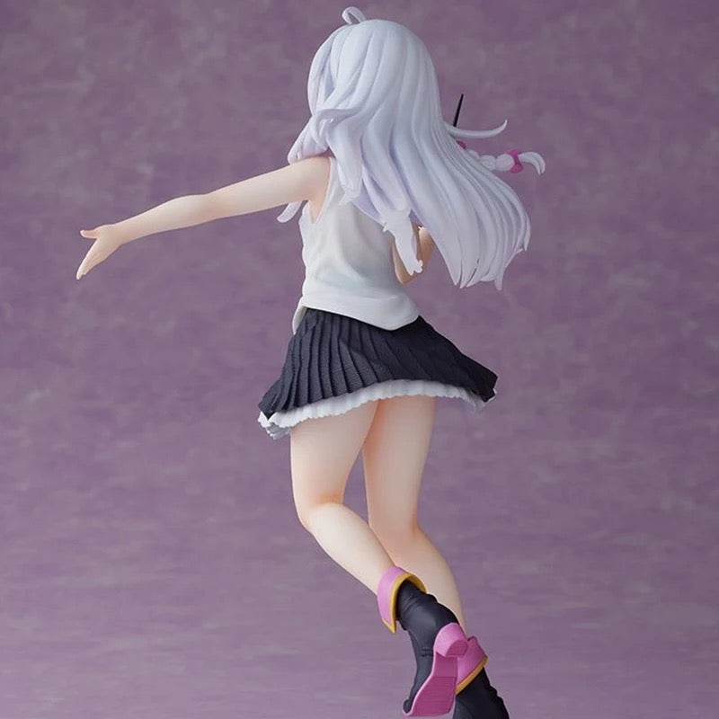 Figura de bruja maravillada