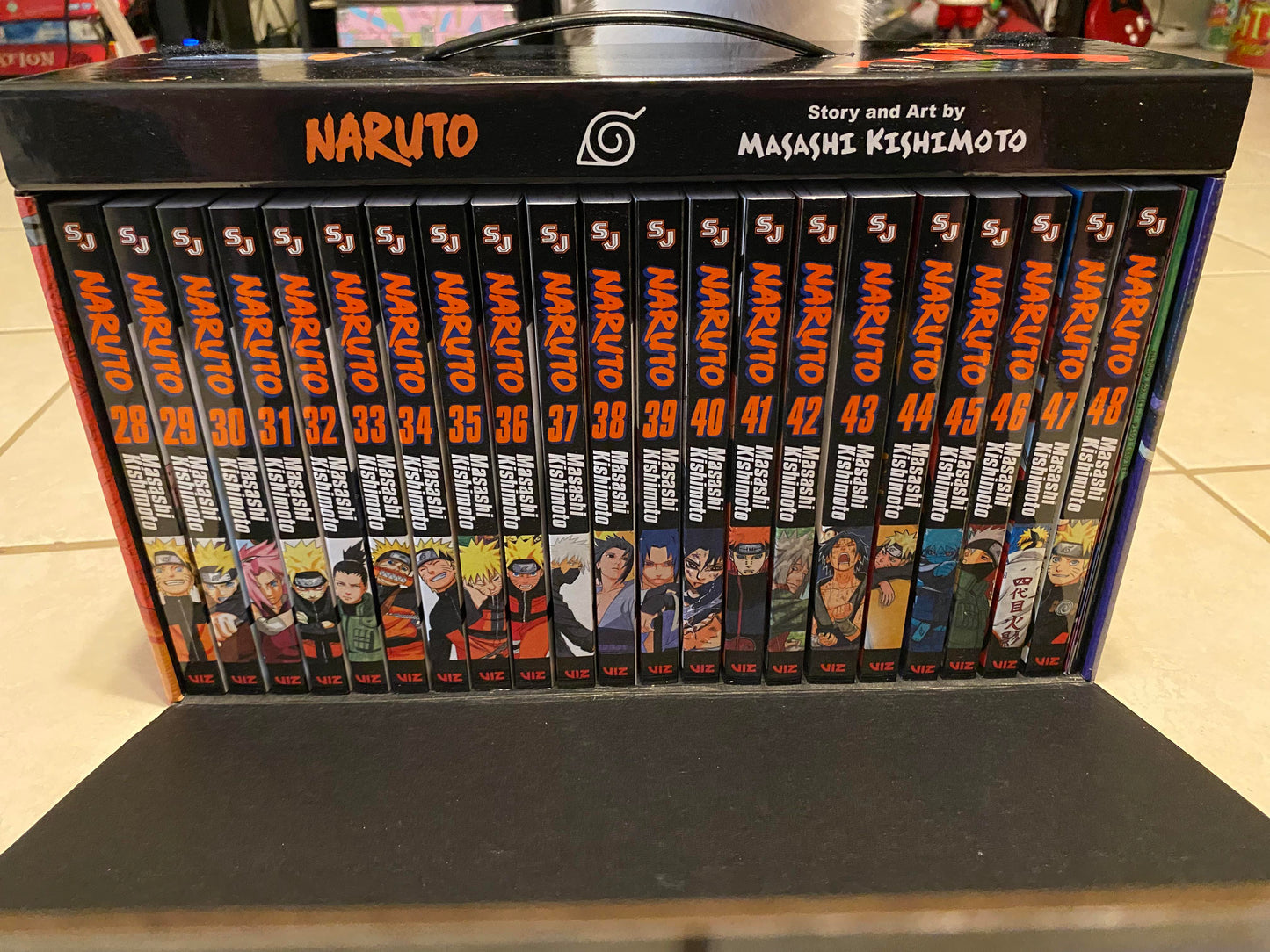 Naruto Manga Box Set 2: Naruto Shippuden Series (Premium Version)