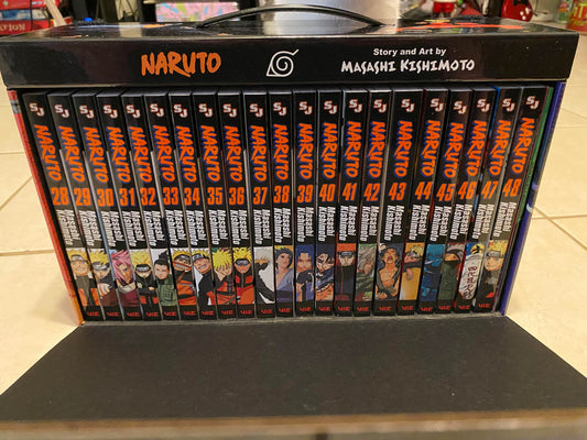 Naruto Manga Box Set 2: Naruto Shippuden Series (Premium Version)