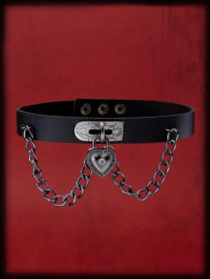 Dark Heart Chain Choker